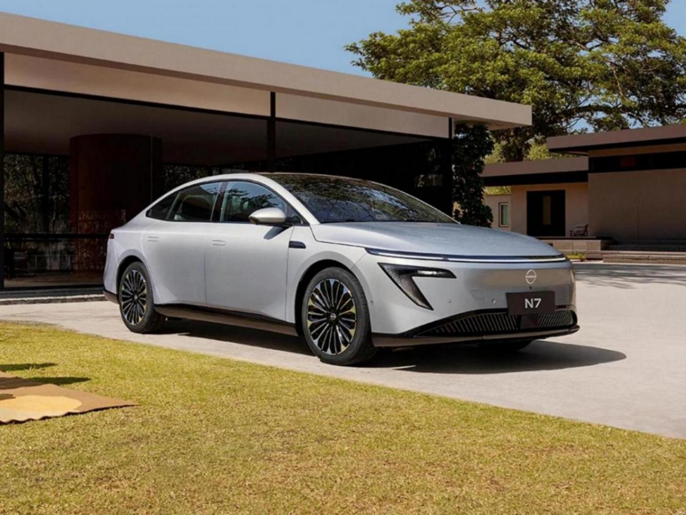 日產N7廣州車展首發(fā):AI座艙+魔法燈語設計+高階智駕,預售破千