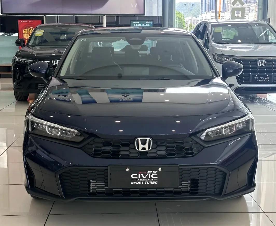速騰VS思域:15萬(wàn)級(jí)家用車該怎么選?真實(shí)體驗(yàn)對(duì)比