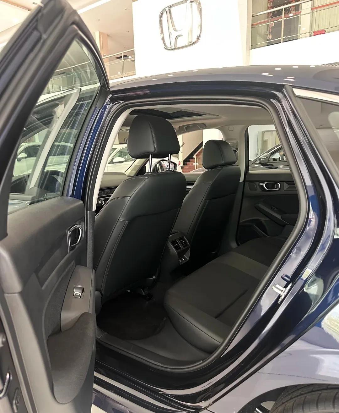 速騰VS思域:15萬(wàn)級(jí)家用車該怎么選?真實(shí)體驗(yàn)對(duì)比
